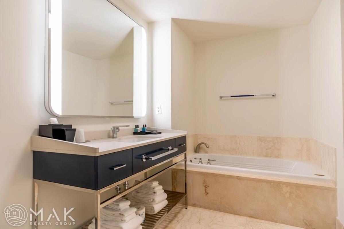 Fontainebleau Resort High Floor W Ocean Views Miami Beach Buitenkant foto